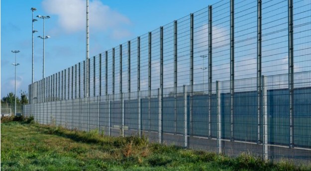 How a Commercial Fencing Company Can Help Improve the Security of Your Business Property